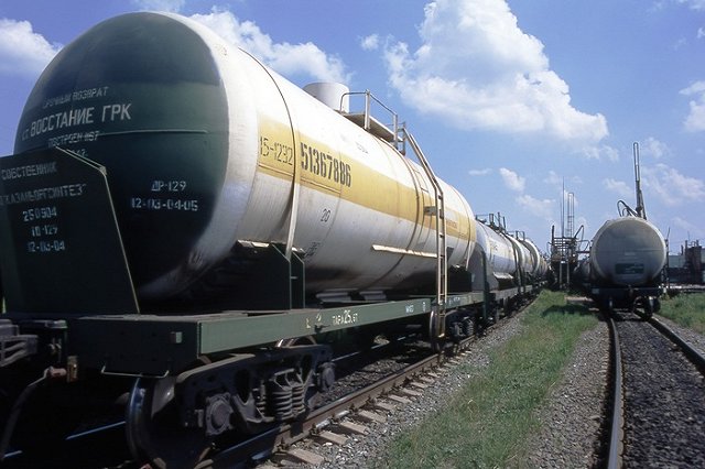 Мужчину, кравшего таблички с цистерн на станции Смычка, задержали на Урале