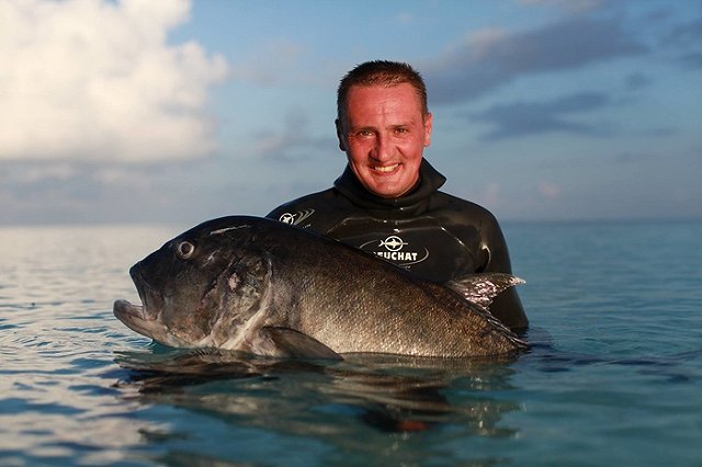 На Кипре задохнулся и утонул известный российский подводный охотник