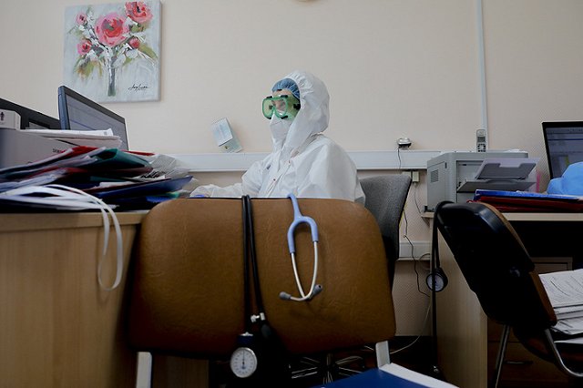 Эксперт посоветовала не стремиться скорее переболеть коронавирусом