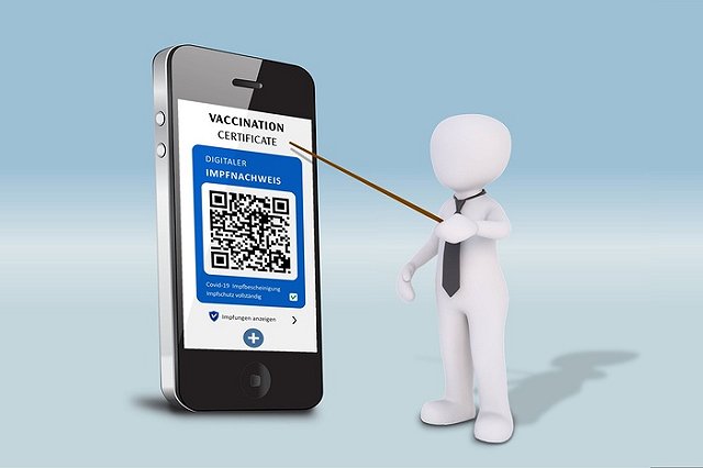 Креков: власти не планируют отменять QR-коды