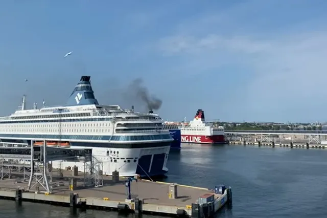 Запертых на круизном судне беженцев с Украины возмутил русскоязычный экипаж