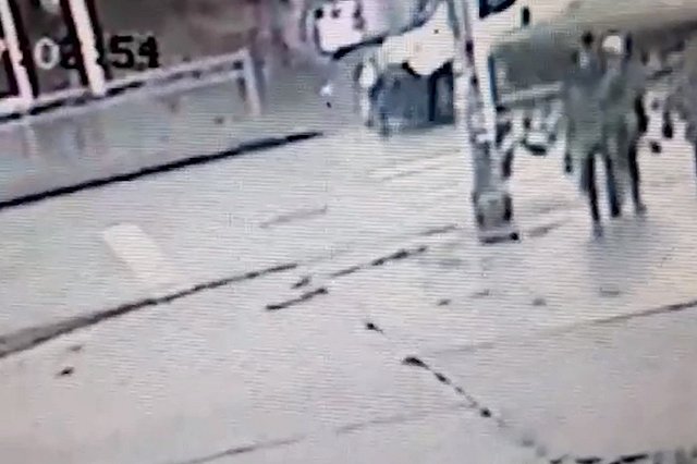 В Екатеринбурге девятилетнюю девочку сбил микроавтобус