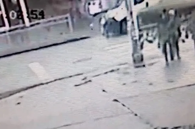 В Екатеринбурге девятилетнюю девочку сбил микроавтобус