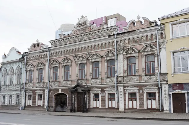 В центре Екатеринбурга началась реставрация исторического здания XIX века — фото