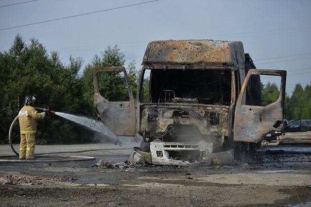 В Новоуральске водитель погиб при взрыве большегруза