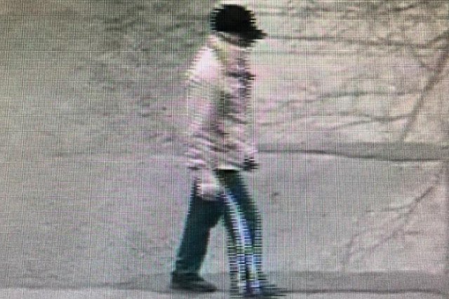 В Серове пожилой разбойник вырвал на улице сумки у своей одноклассницы