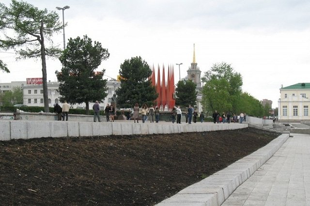 Доцент УрГПУ предложил вернуть на Плотинку Краснознаменную группу для китайских туристов