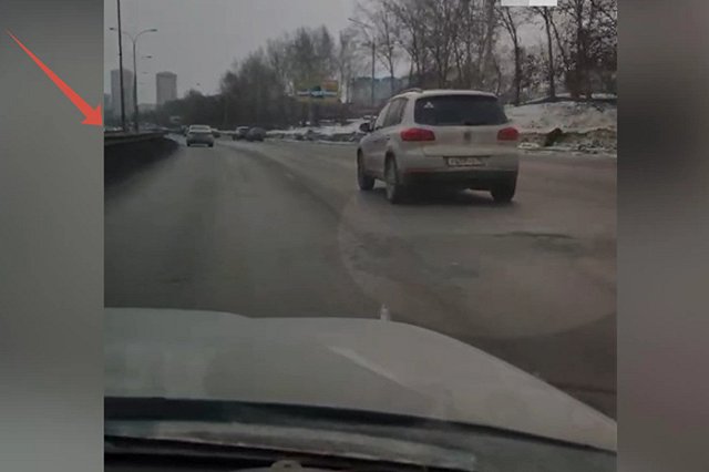 На важной дороге Екатеринбурга снизили скорость. Причина вас удивит