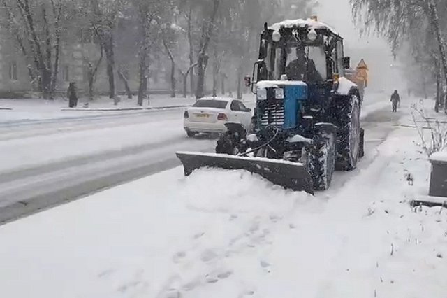 Сможет ли проехать общественный транспорт по заснеженным екатеринбургским улицам?