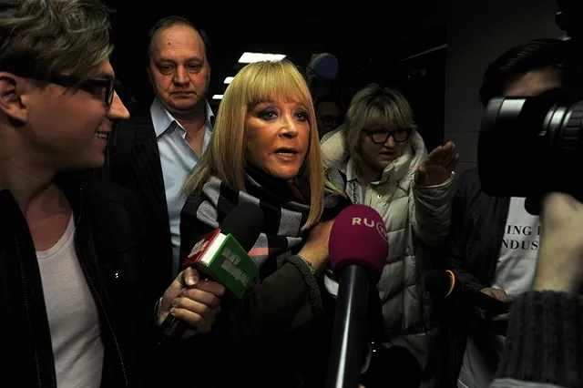 Автор петиции против голубых огоньков извинился перед Пугачевой