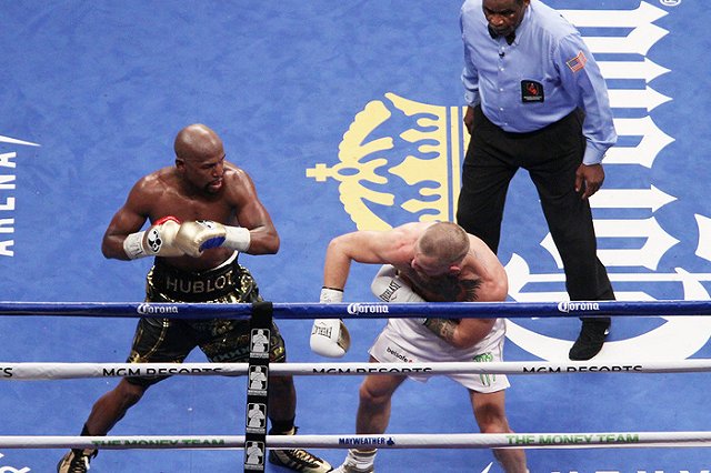 Флойд Мейвезер-младший изъявил желание стать гражданином РФ