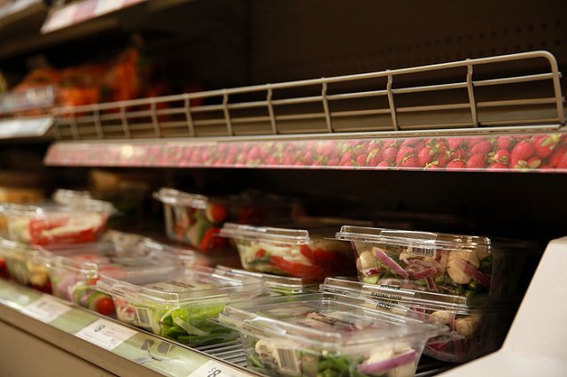 Австралийский суд отпустил обвиняемую в подкладывании игл в клубнику