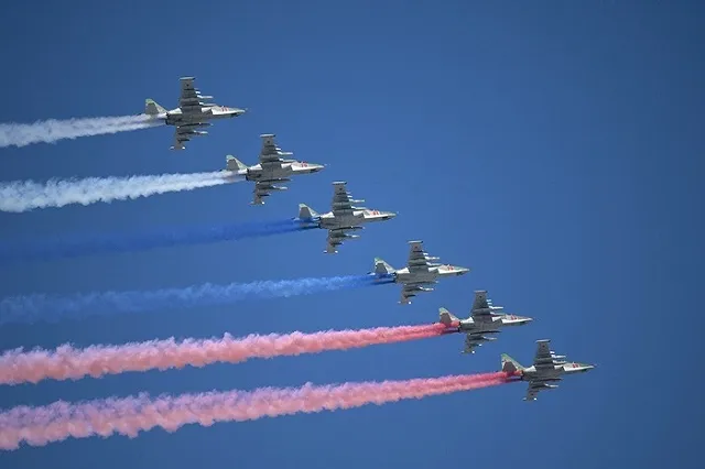 День государственного флага отмечают сегодня в России