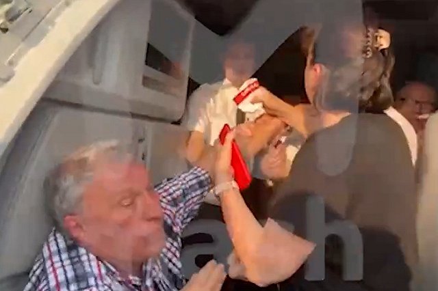 Пассажир подрался с бортпроводником в самолёте «Уральских авиалиний»
