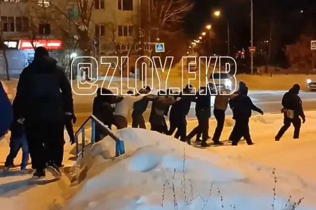 На ВИЗе силовики задержали группу мигрантов