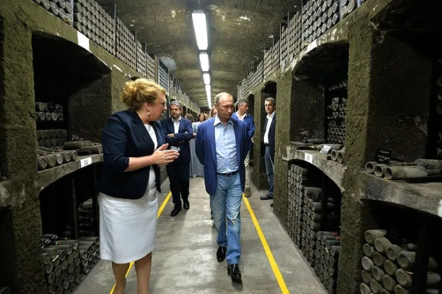 240-летний херес, распитый Путиным и Берлускони, оценили в 44 рубля и списали