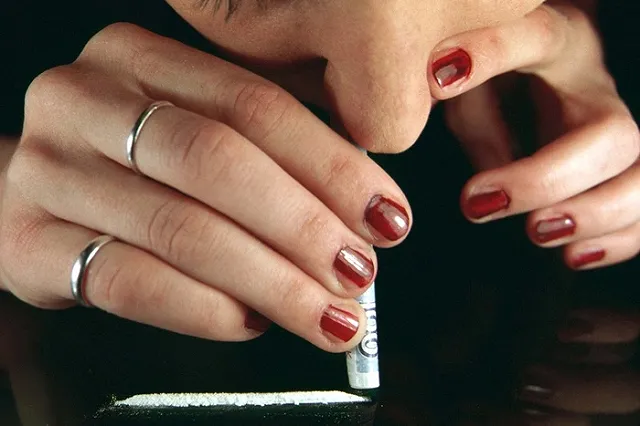 Как в Екатеринбург попадает кокаин