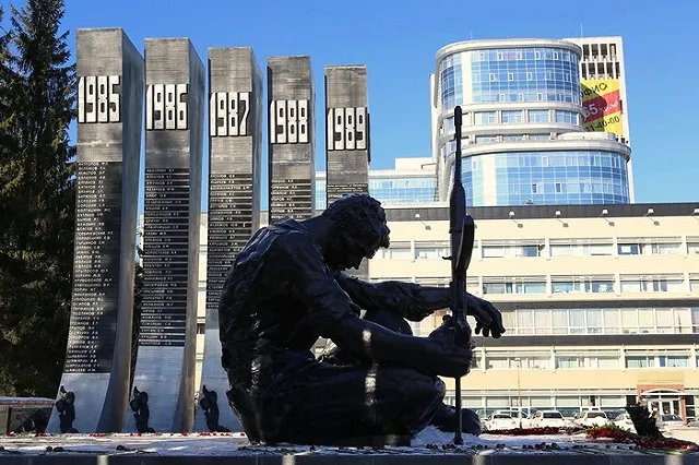 Мать погибшего в Сирии бойца ЧВК «Вагнера» получила страховку сына и медали