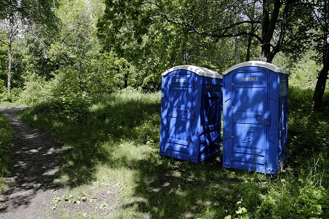 Ученикам школы разрешили пользоваться новыми туалетами после скандала в СМИ