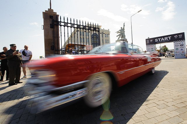 В Екатеринбурге прошла гонка ретро-автомобилей