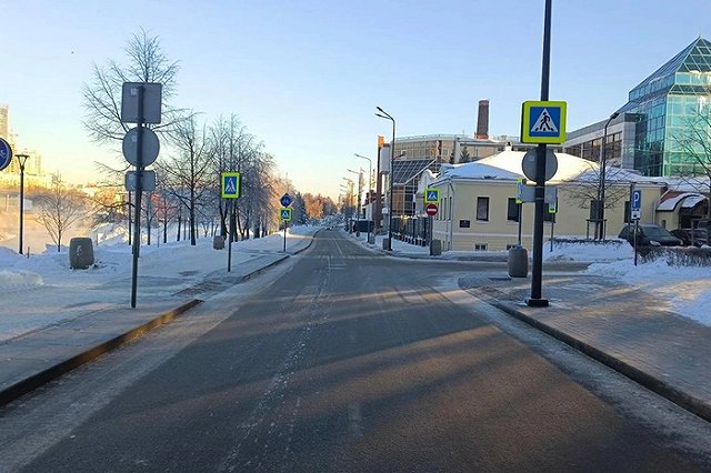 В Екатеринбурге объявили в розыск водителя, сбившего 16-летнюю девушку и скрывшегося с места ДТП