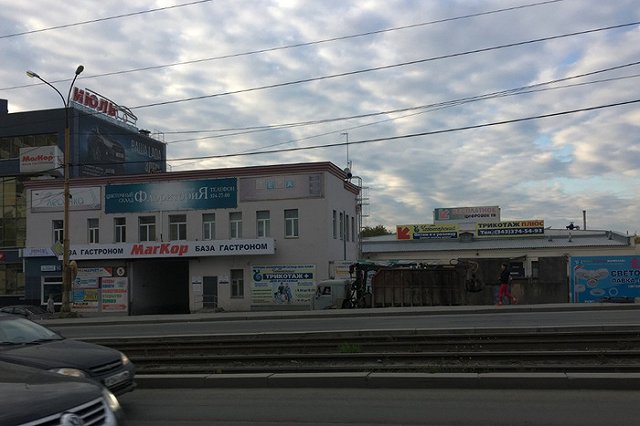 У моста на ЖБИ сровняли с землёй легендарные склады