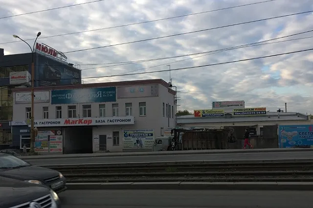 У моста на ЖБИ сровняли с землёй легендарные склады