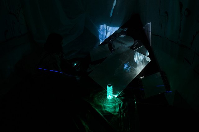 Художники из Казахстана отказались ехать в Екатеринбург после крушения самолёта в Актау