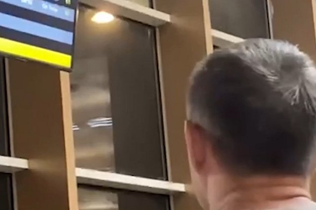 Десятки екатеринбуржцев застряли в Египте из-за сломанного самолёта