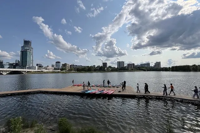В центре Екатеринбурга появится пляж с лежаками и зонами для пикника