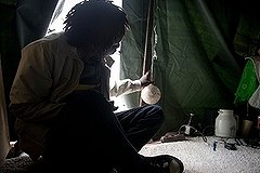 В Италии мигранты зашили себе рты в знак протеста