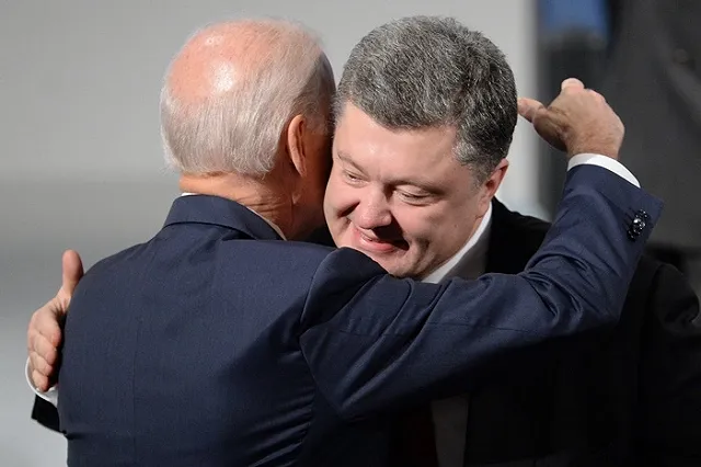 СМИ: Запад ищет варианты на случай провала Петра Порошенко