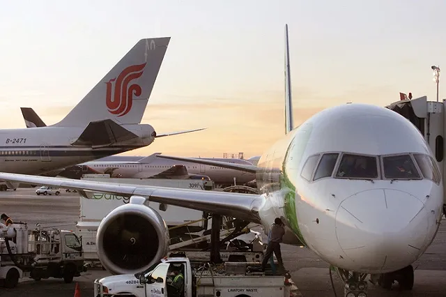 Китайские пилоты устроили драку во время полета