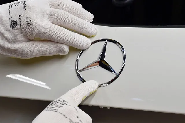 Второй за час «Мерседес-Гелендваген» угнали в Москве из автосалона