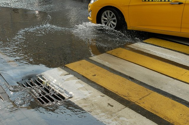 В мэрии рассказали, почему ливневка в Екатеринбурге не справляется с дождями