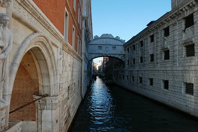 Полиция ищет пострадавших от действий «РоссТура»