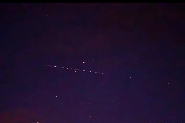 Спутники Илона Маска пролетели над Уралом