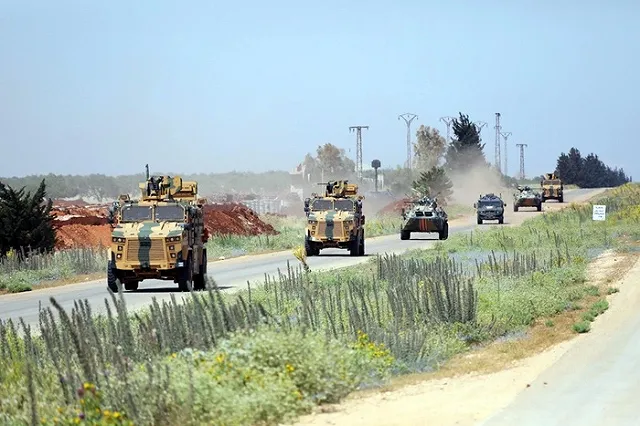 CNN: В Сирии российский БТР столкнулся с автомобилем военнослужащих США, есть пострадавшие