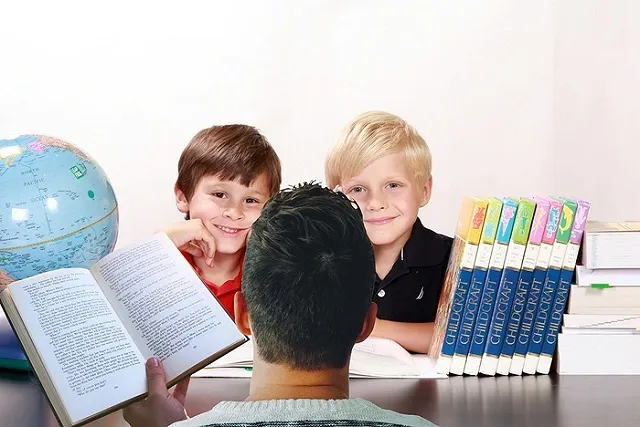 Проспавшего 1 сентября свердловского учителя передумали увольнять