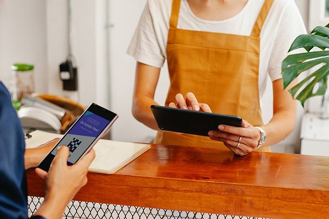 Свердловские власти назвали ряд документов, которые можно предъявить с QR-кодом вместо паспорта