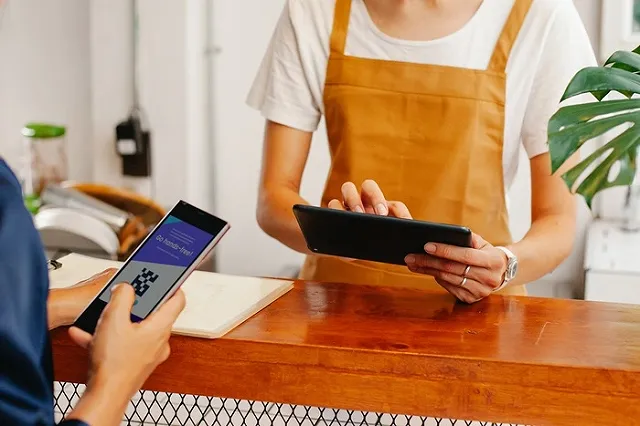 Свердловские власти назвали ряд документов, которые можно предъявить с QR-кодом вместо паспорта