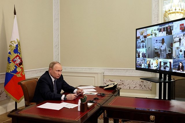 Владимира Путина удивила маленькая зарплата фельдшера из Свердловской области