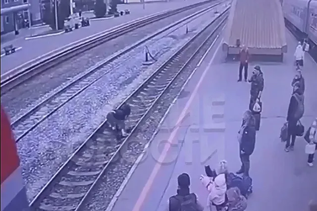 В Тюмени мужчина попал под поезд и выжил