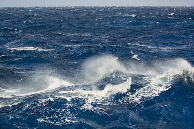 У берегов Камчатки затонул большой автономный траулер «Дальний Восток»
