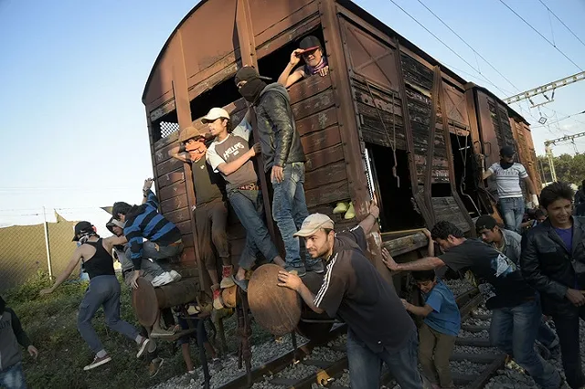 Турция оставляет себе образованных беженцев, а в ЕС отправляет больных и неучей