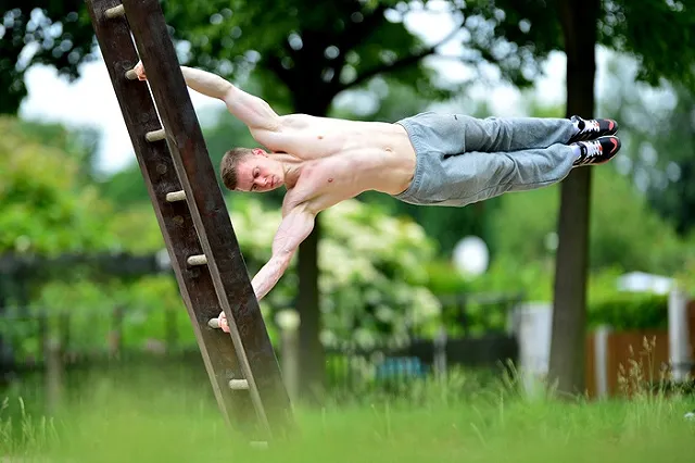 В студгородке УрФУ открыли воркаут-площадку для студентов и местных жителей