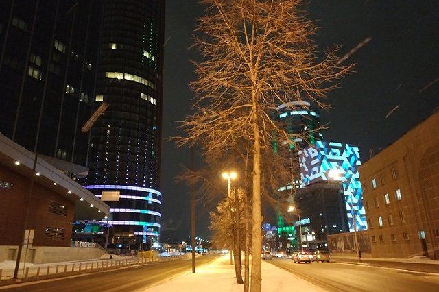 ГИБДД требует установить «лежачего полицейского» перед Ельцин Центром