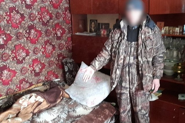 В Свердловской области мужчина избивал друга, но случайно убил женщину