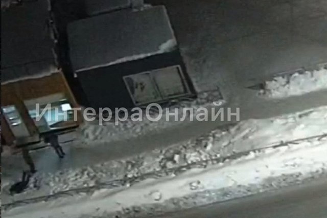 Стало известно, кого убили на остановке в Первоуральске