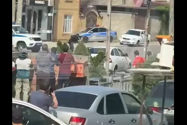 В Махачкале неизвестные расстреляли троих сотрудников ГИБДД